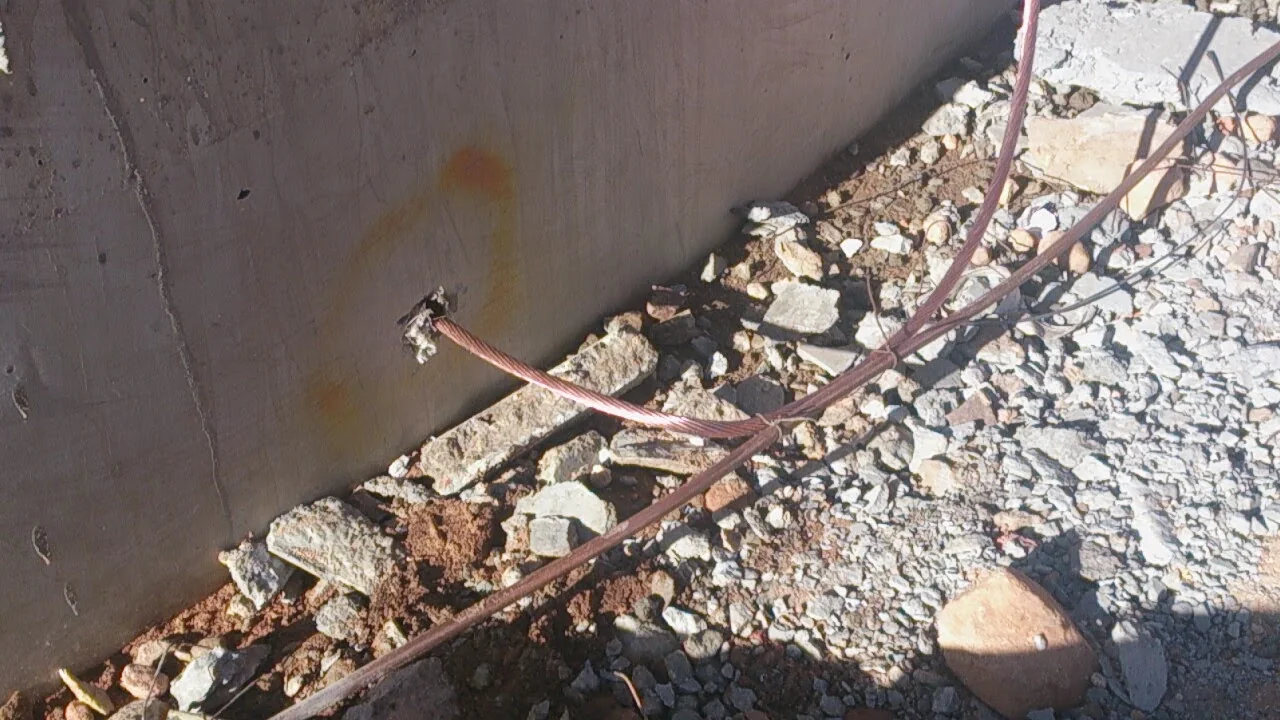 Foundation earthing conductor at a wind turbine